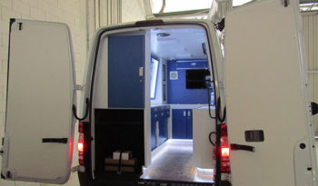 Transformação Mercedes Benz Sprinter para Furgão de Show Room full