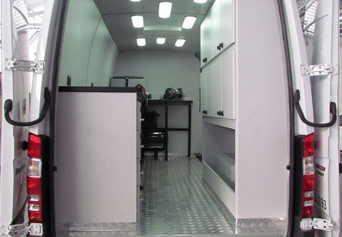 Transformação Mercedes Benz Sprinter para Furgão de Oficina Volante full