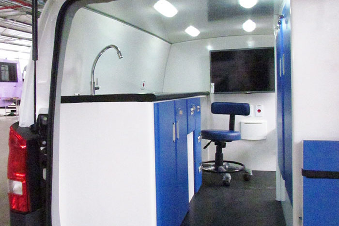 Transformação Mercedes Benz Vito para Furgão de Treinamento full