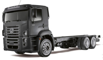 Transformação Volkswagen Constellation para Caminhão Baú de Atendimento Oftalmológico full