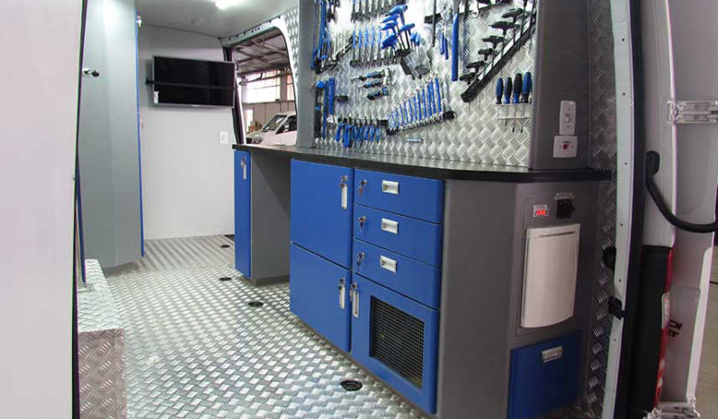 Transformação Mercedes Benz Sprinter para Furgão de Oficina full