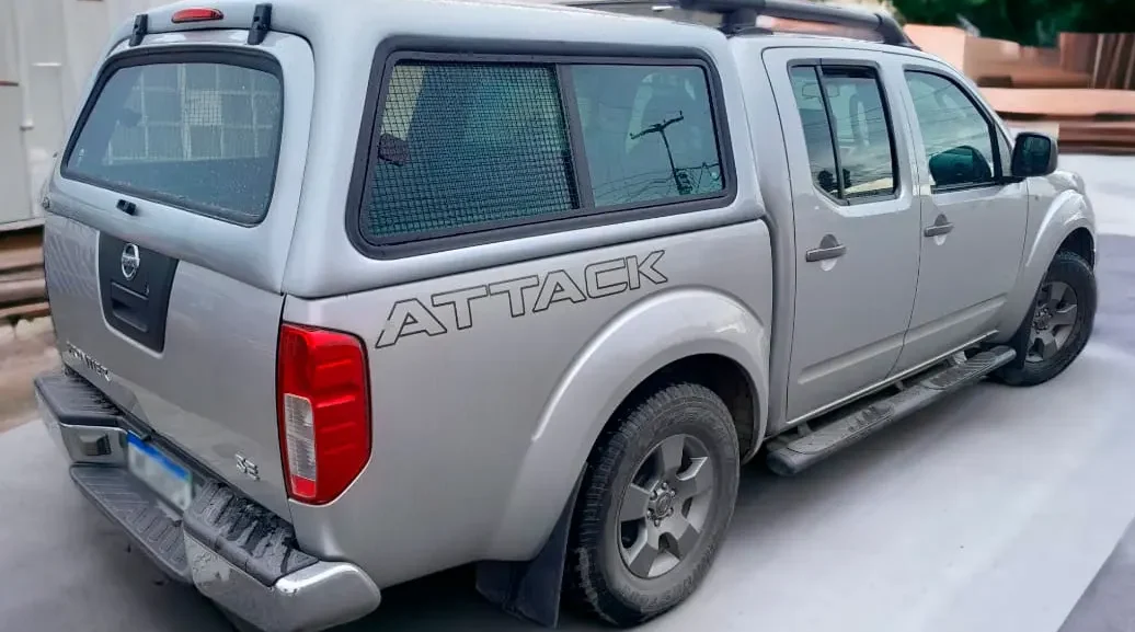Capota com Janelas Laterais de Correr e Telas de Proteção para Nissan Frontier